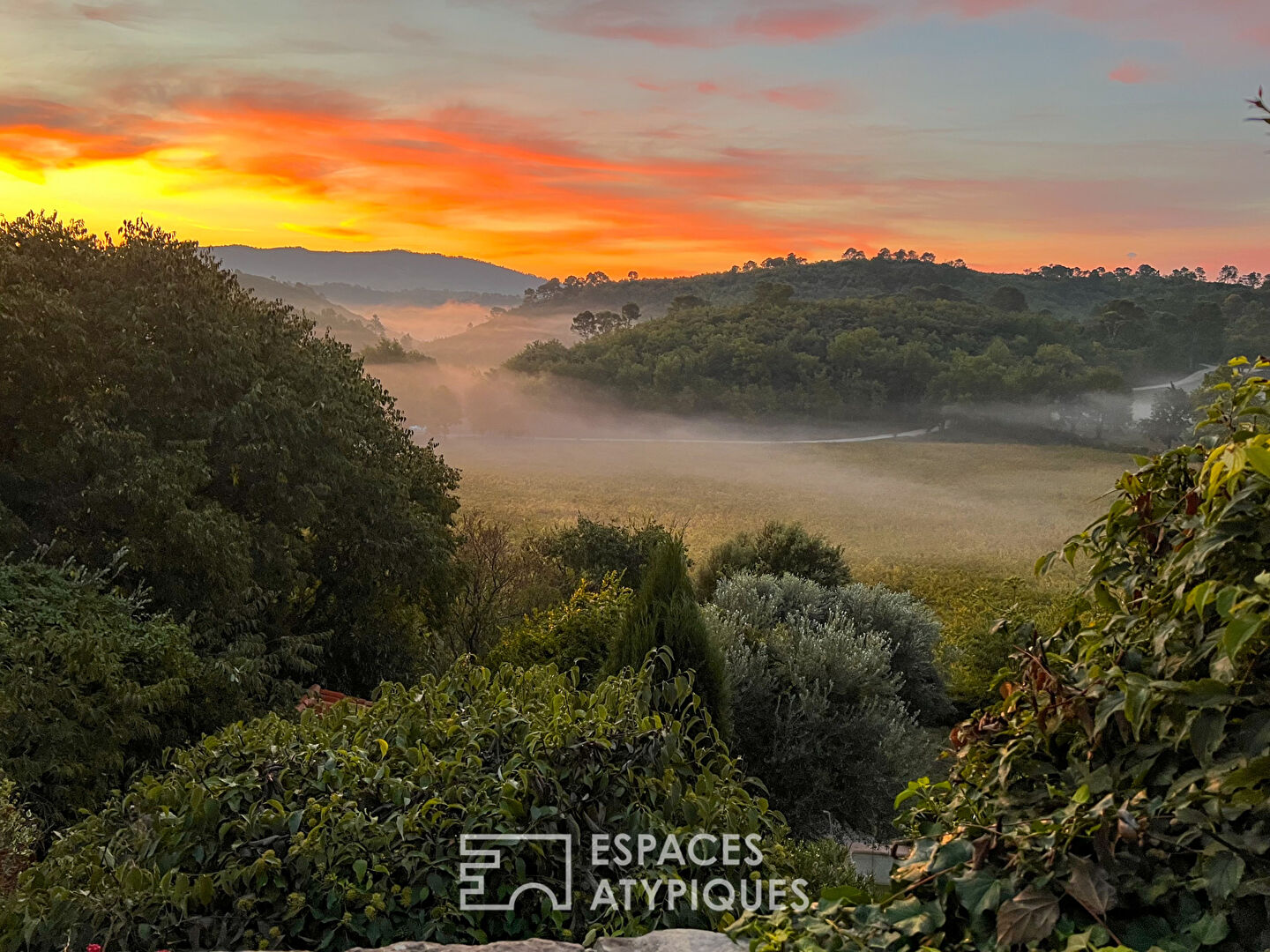 Maison atypique en pierre dans un environnement unique