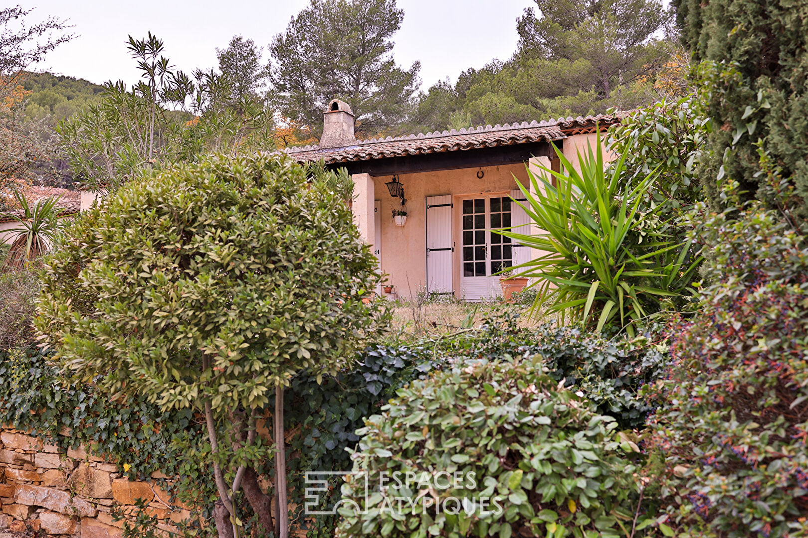 Single-storey Provencal farmhouse to reinvent