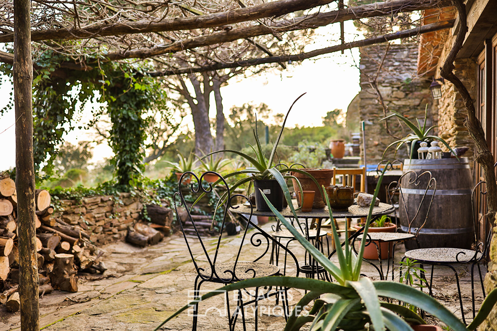 Stunning natural setting for this 17th century farmhouse facing the Mediterranean