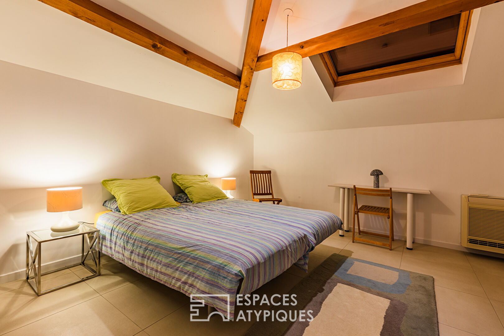Duplex avec sa terrasse et sa vue mer lointaine