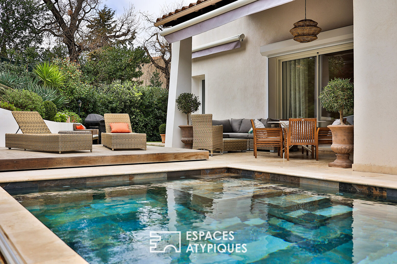 Provencal farmhouse revisited in contemporary with swimming pool