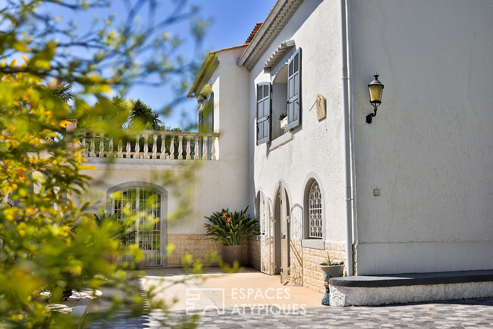 Villa baroque et son intérieur Art déco