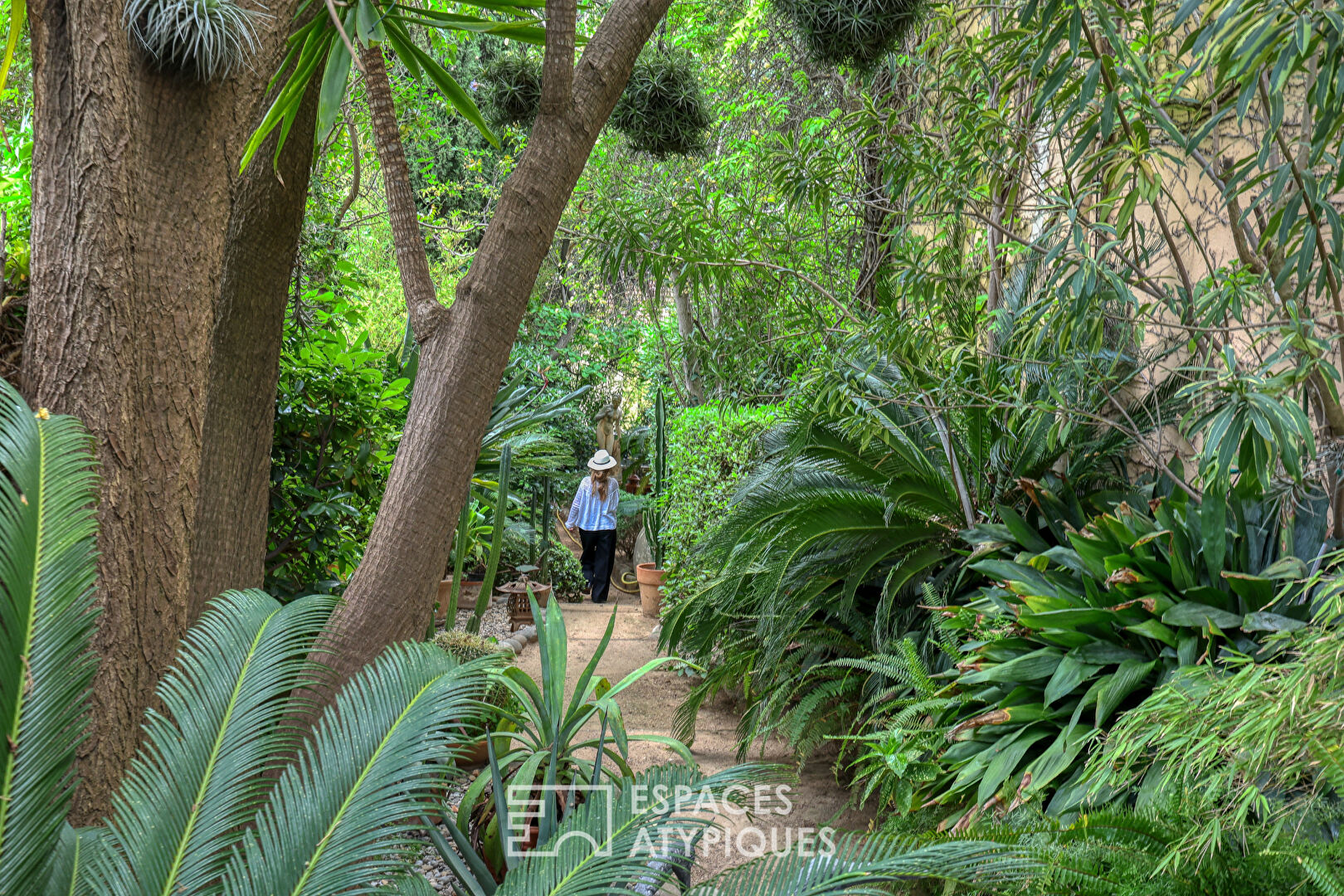 Haut de villa au cachet d’antan  avec jardin privatif
