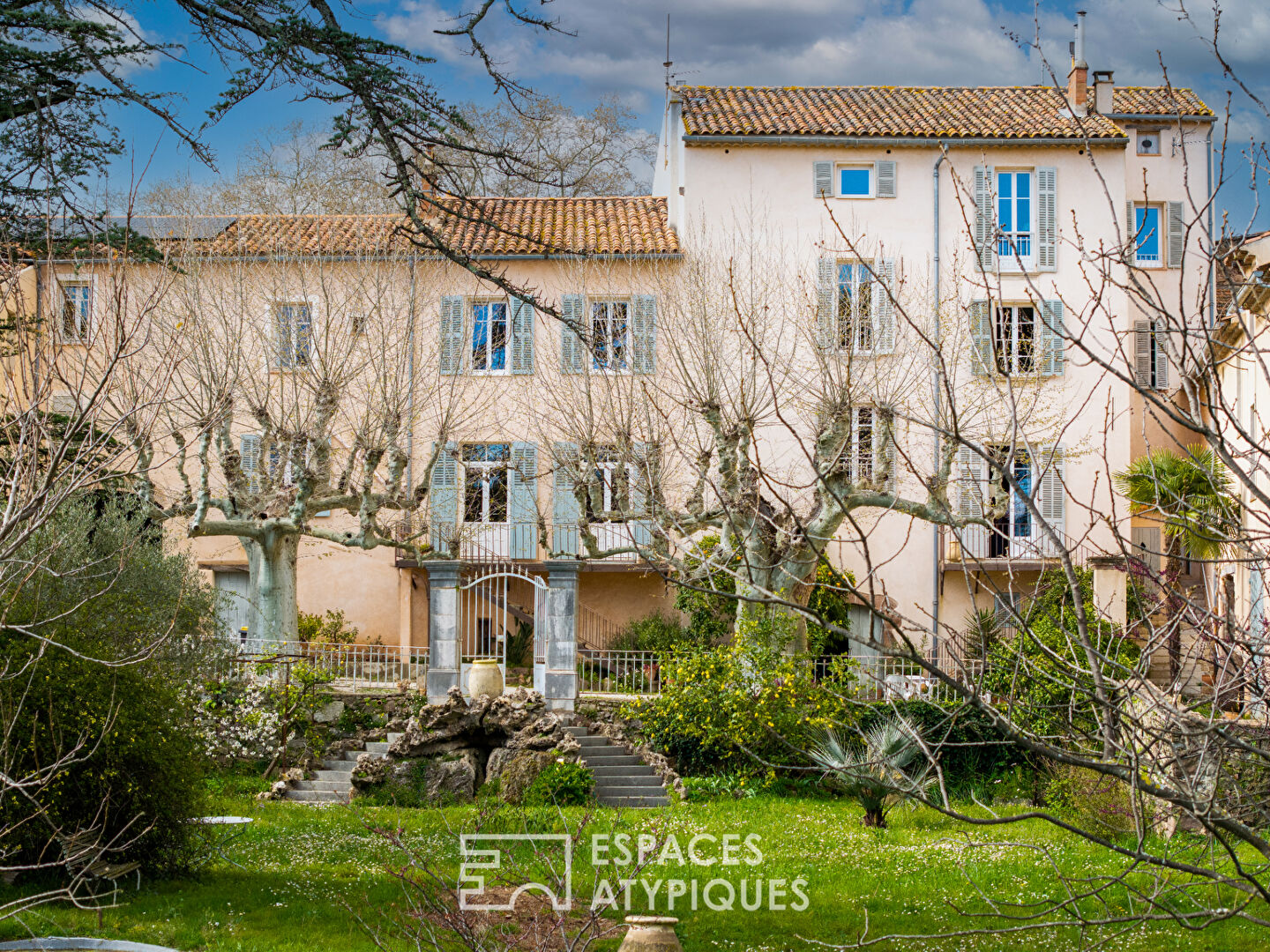 Ancienne propriété viticole avec jardin et dépendances