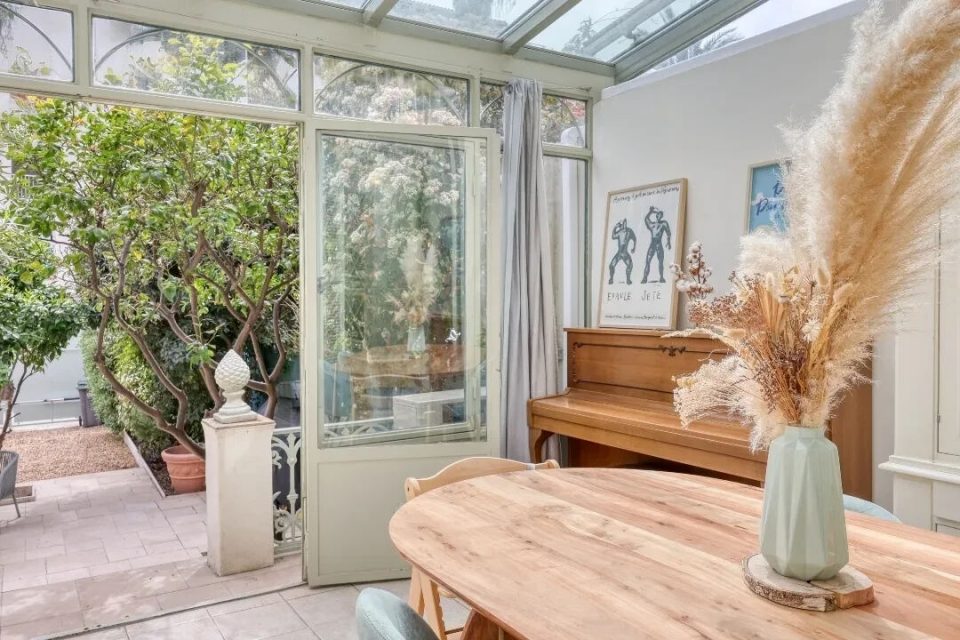 Appartement de charme avec jardin et parking au coeur de la ville à Hyères (Var)
