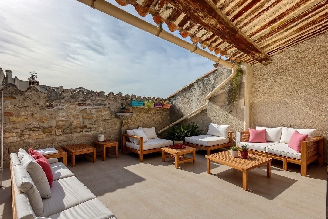 Maison au cœur du village et ses terrasses