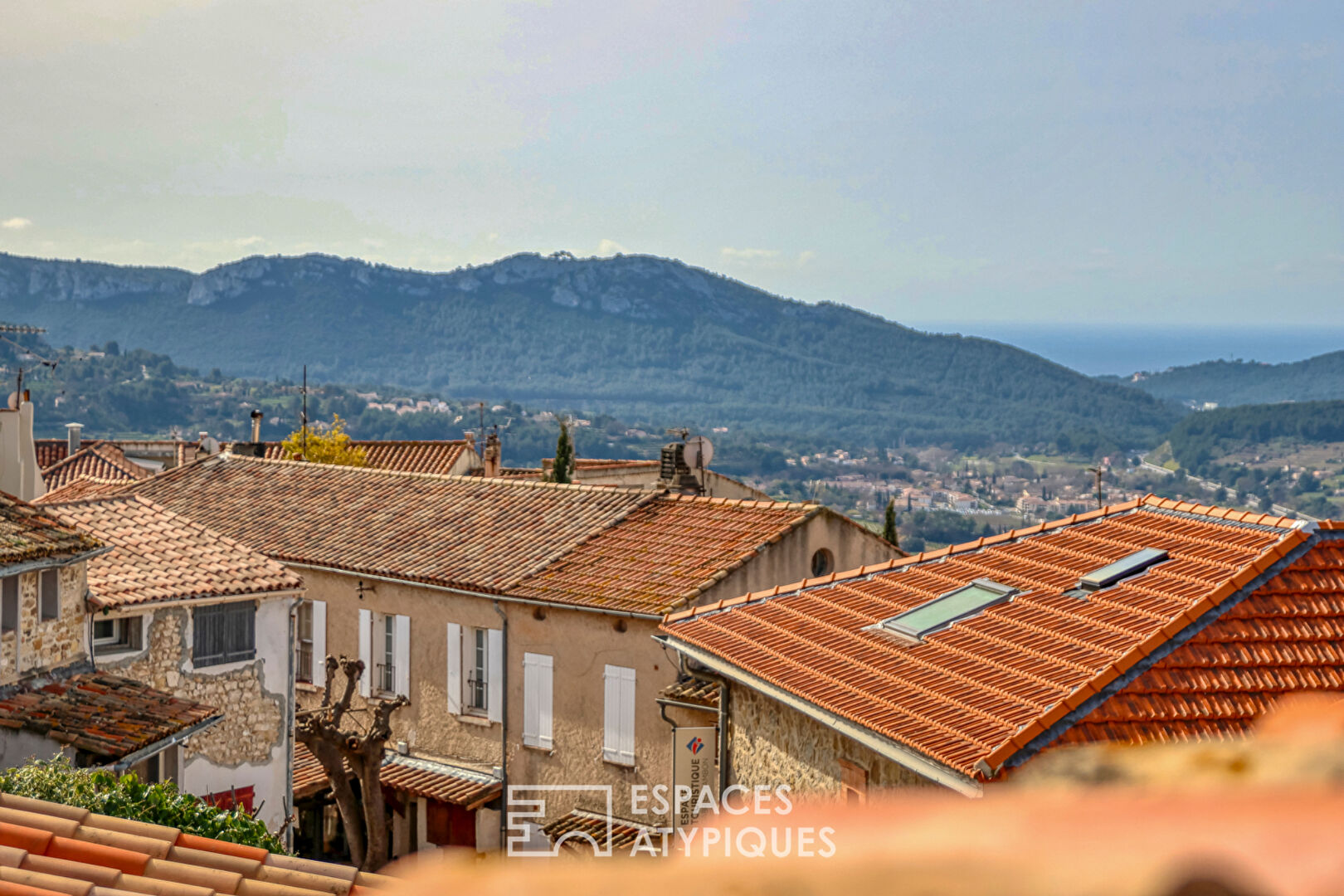 Maison au cœur du village et ses terrasses