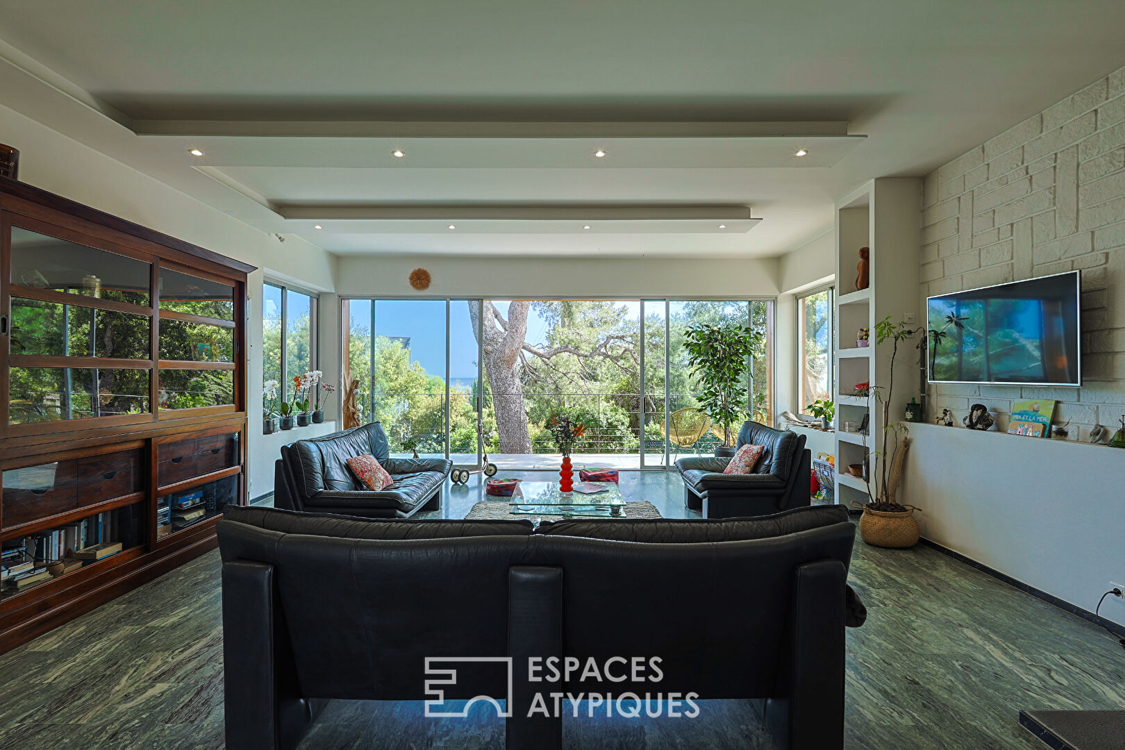 Renovated Californian villa, a haven of elegance just steps from the beaches