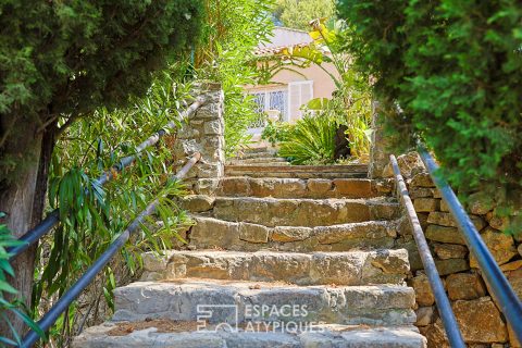 Propriété 1900 à réinventer dans un cadre nature à Toulon quartier serinette