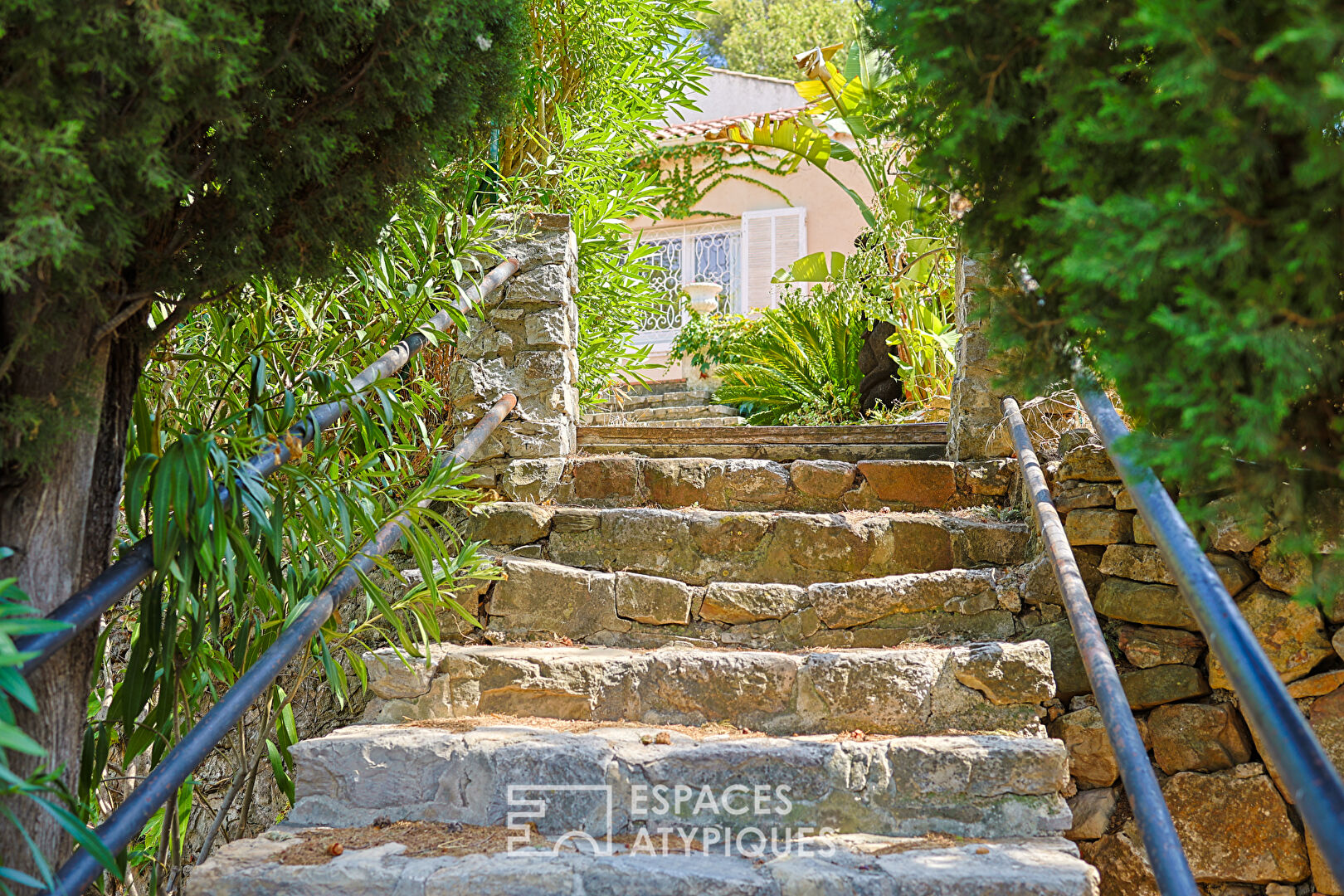 1900 property to reinvent in a natural setting