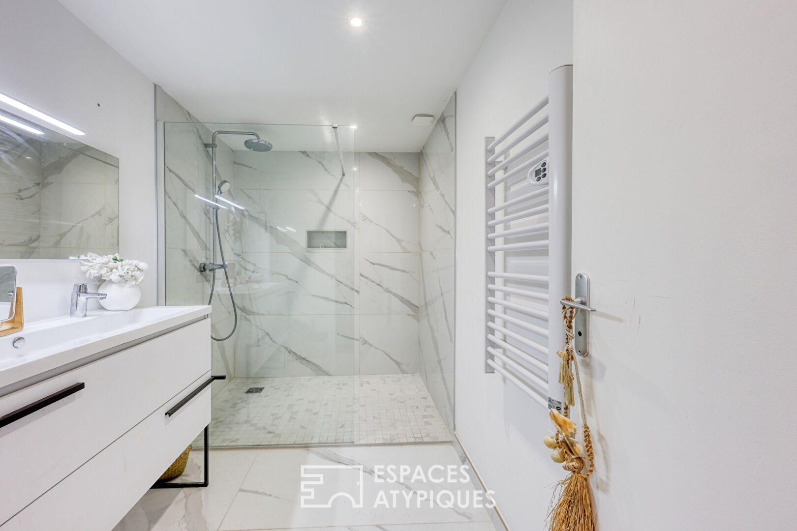 Renovated apartment on the port of Bandol