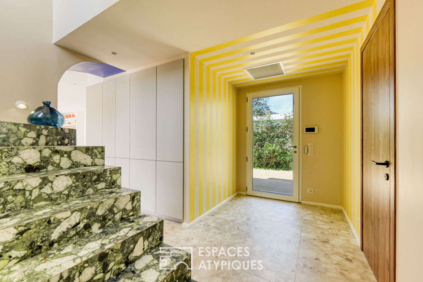 Contemporary designer villa with swimming pool and landscaped garden in the Var