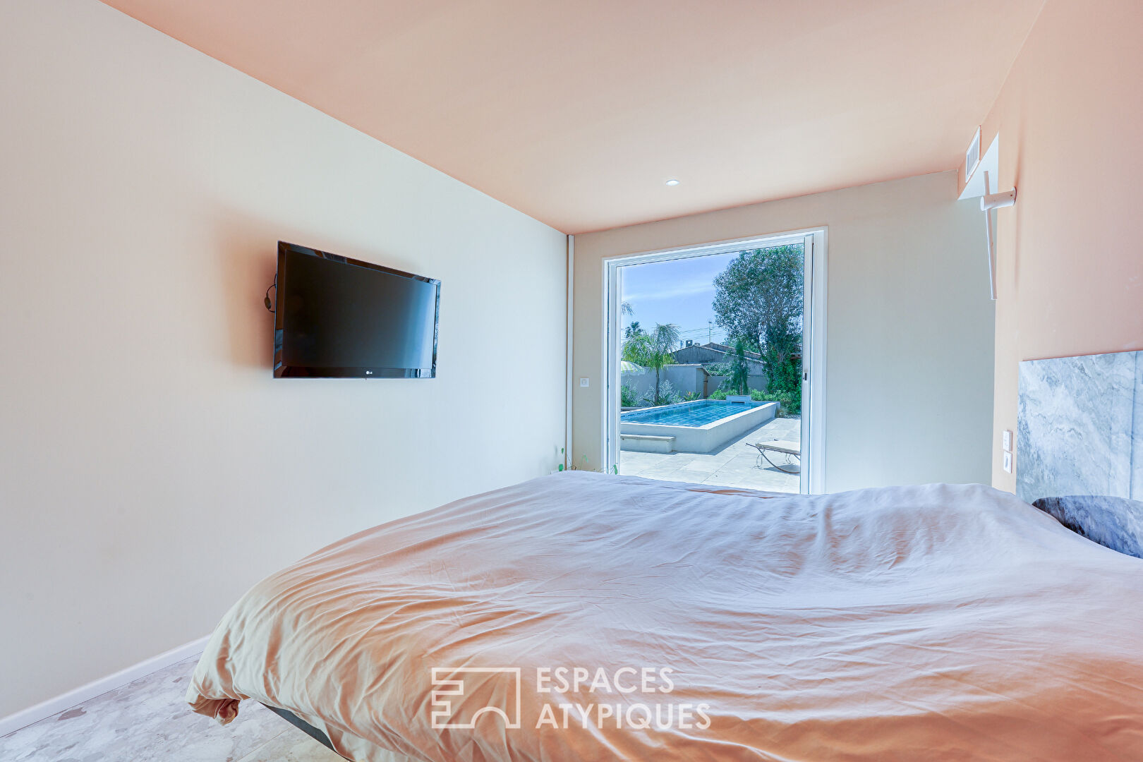 Contemporary designer villa with swimming pool and landscaped garden in the Var