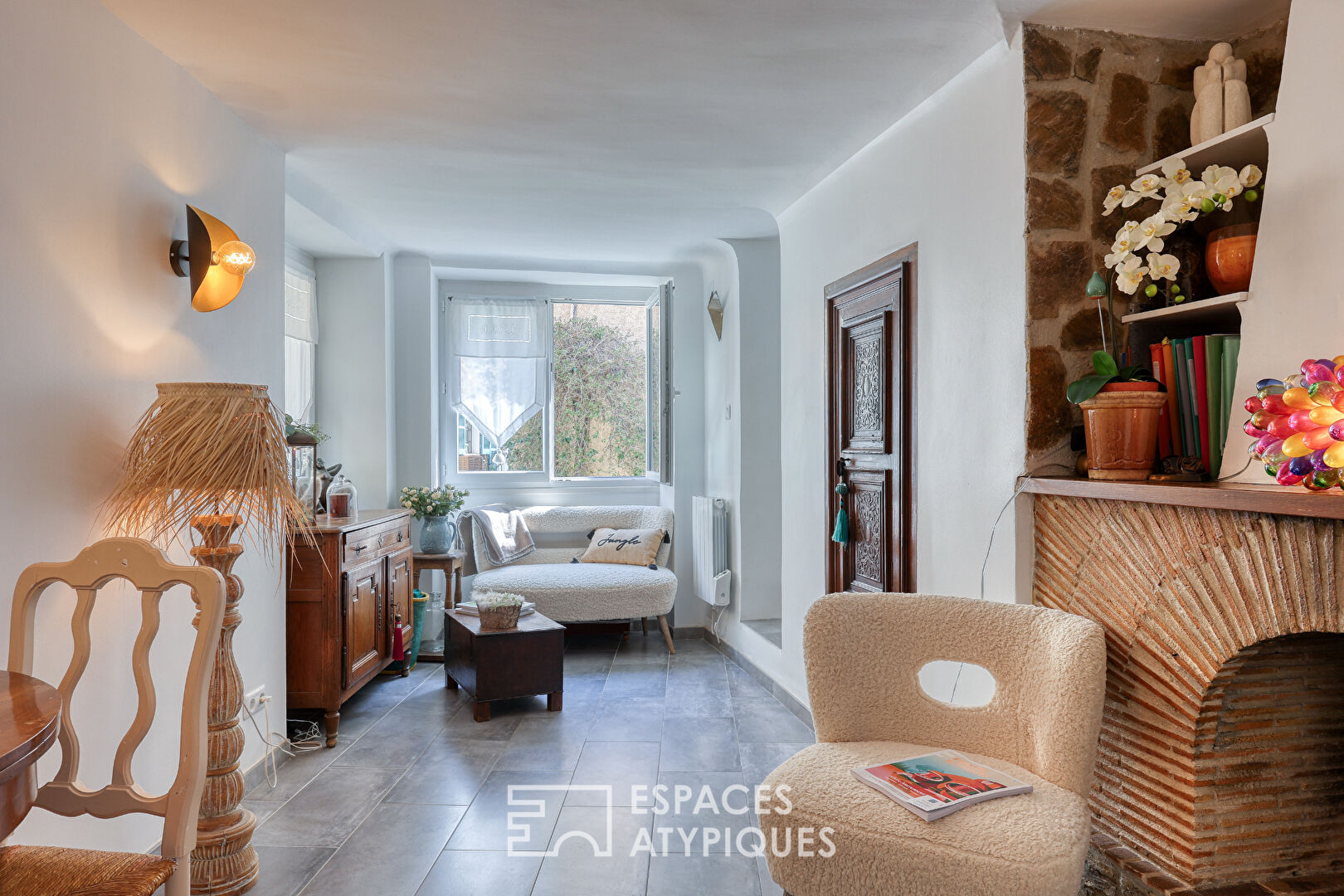 Maison de charme et ses terrasses au coeur du village de Bormes les Mimosas,
