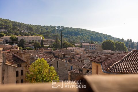 Habitat de caractère avec terrasse à Cotignac