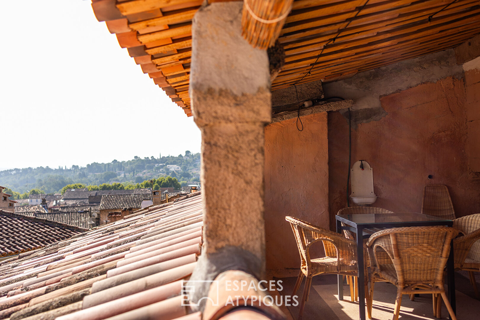 Habitat de caractère avec terrasse à Cotignac