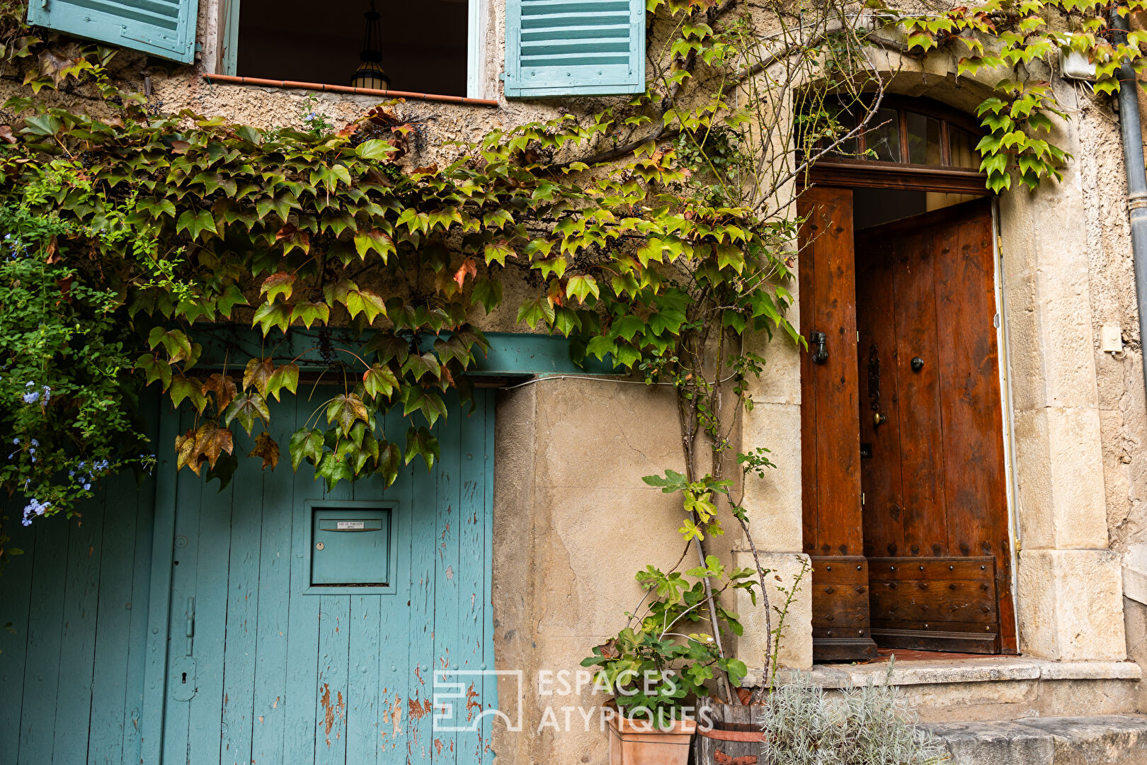 Habitat de caractère avec terrasse à Cotignac