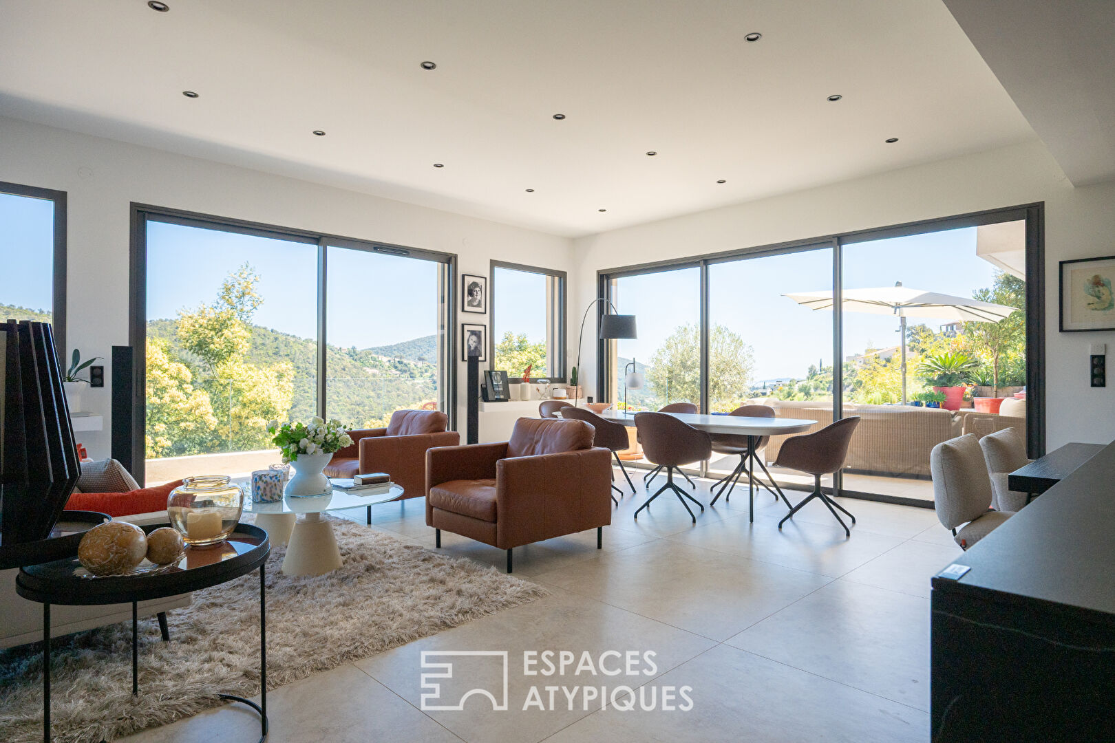Villa d’architecte contemporaine entre golf et nature à La Londe-les-Maures