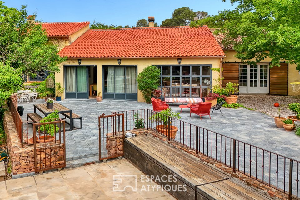 Maison de charme de plain-pied avec piscine et terrain arboré à Solliès-Pont