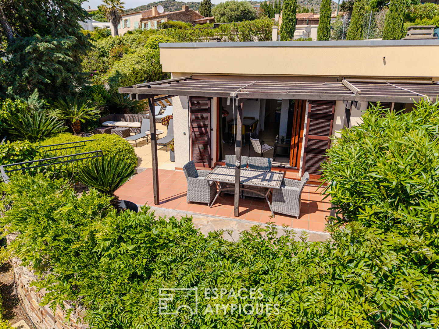 Villa d’architecte et sa vue exceptionnelle sur la baie