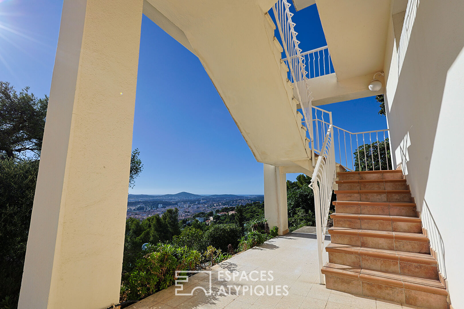 Vintage Californian sea view to reinvent.