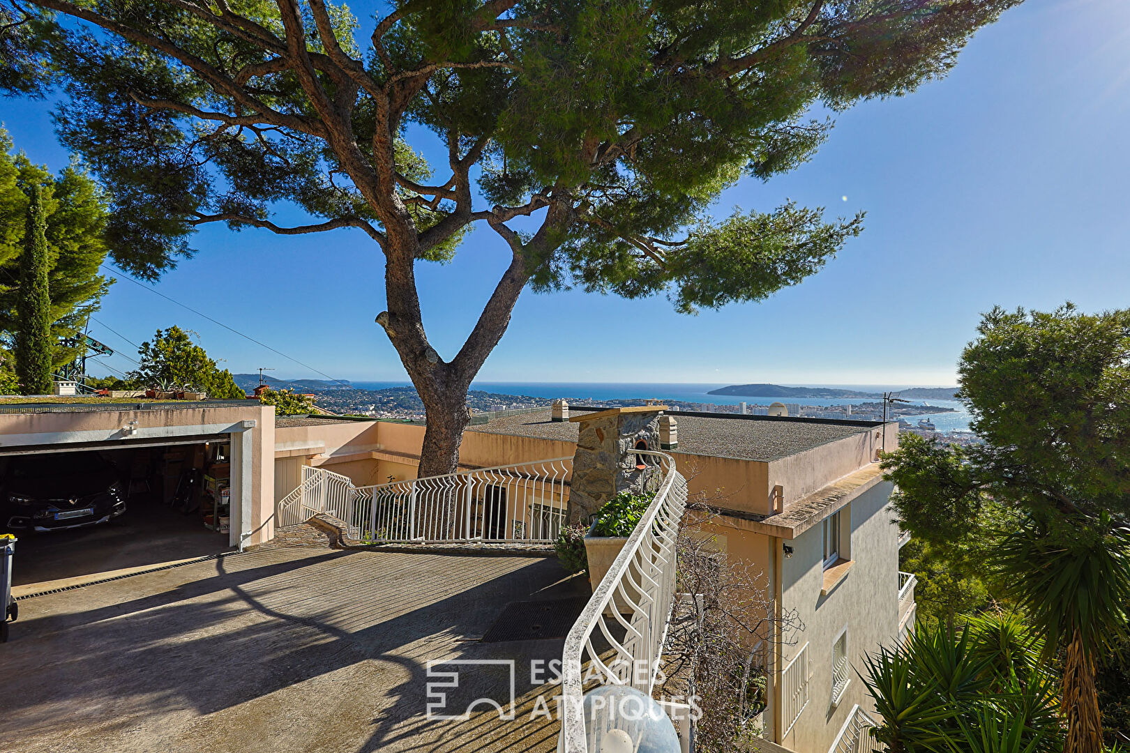 Vintage Californian sea view to reinvent.