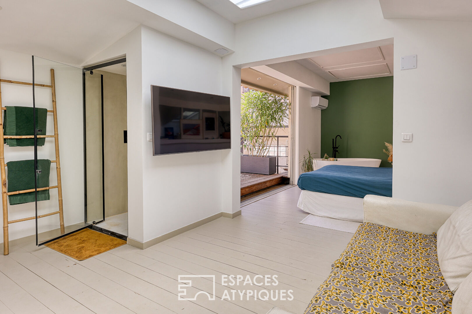 Loft story à Hyères avec patio et piscine