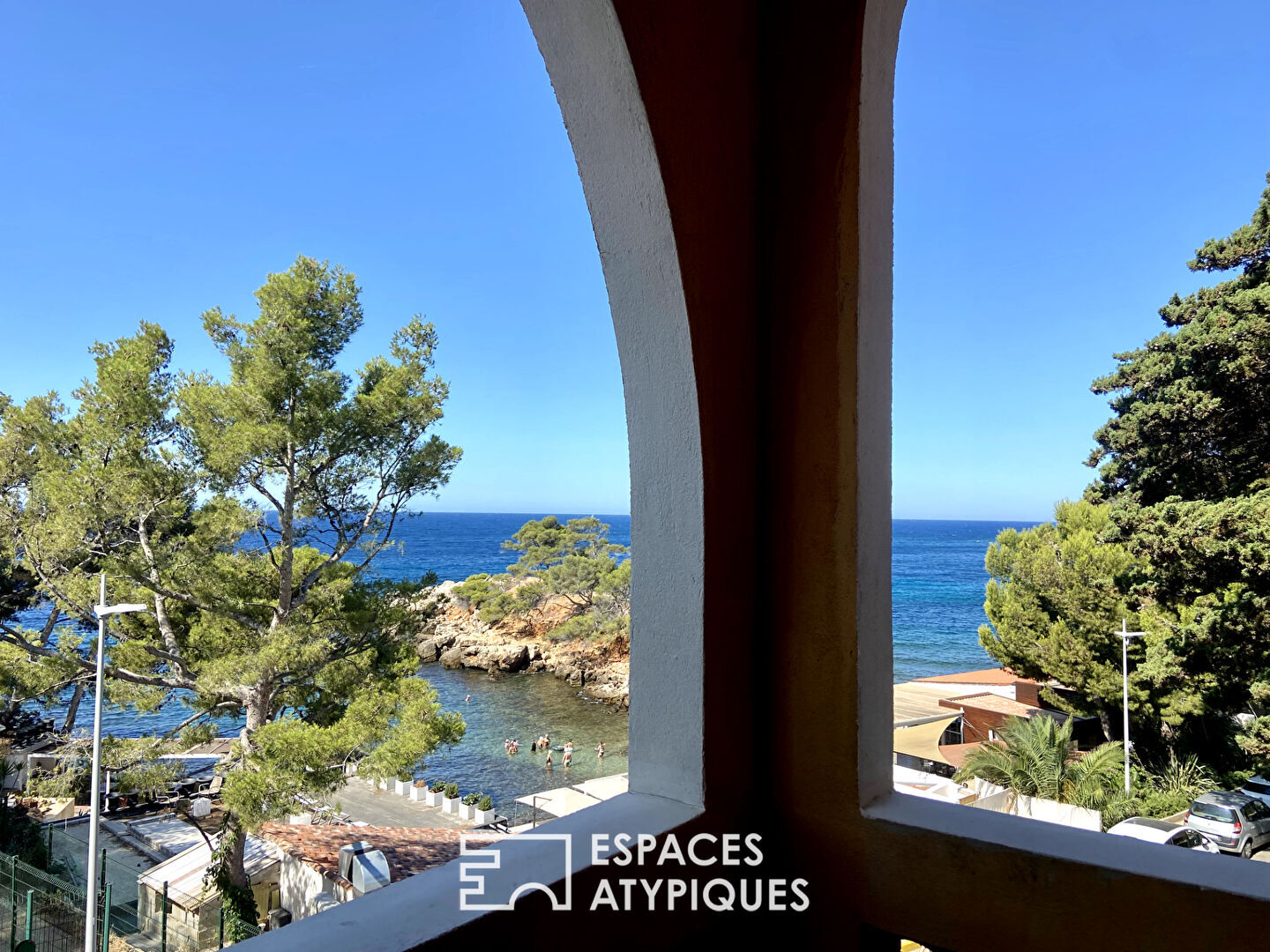 Maison des années 30 avec vue et accès mer