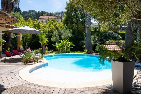 Maison familiale vue mer et plage à pied au Pradet