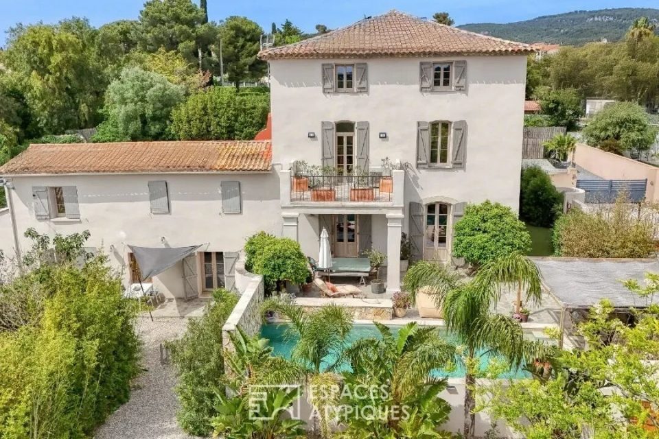 Maison de maitre avec dépendances