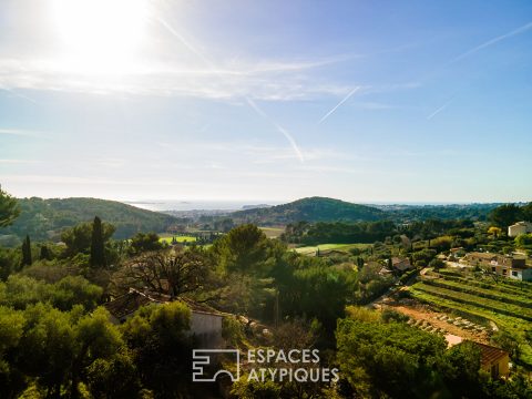 Architect-designed villa with sea view in Ollioules