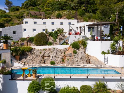 Maison d’architecte avec vue sur les îles d’Hyères