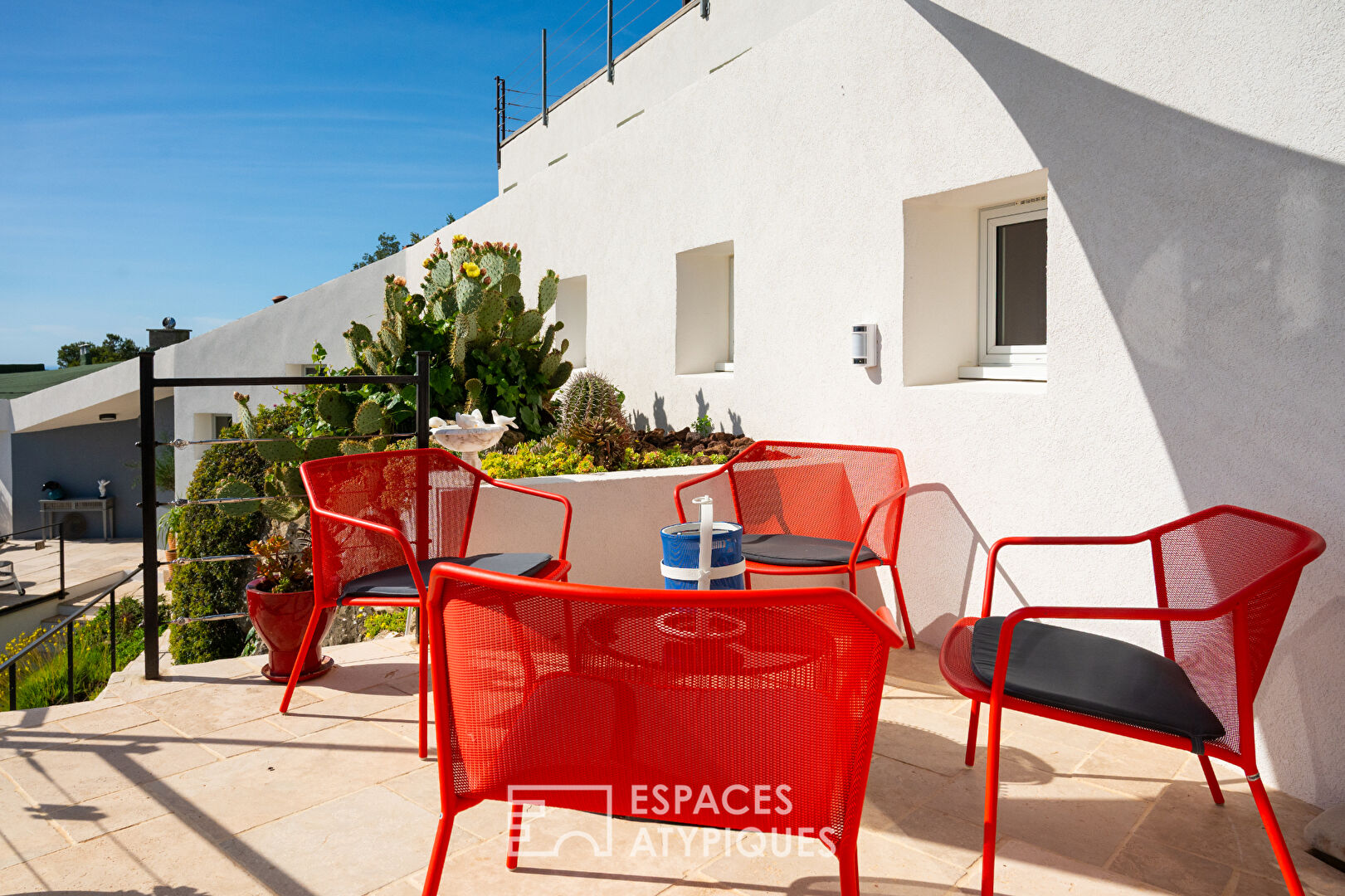 Maison d’architecte avec vue sur les îles d’Hyères