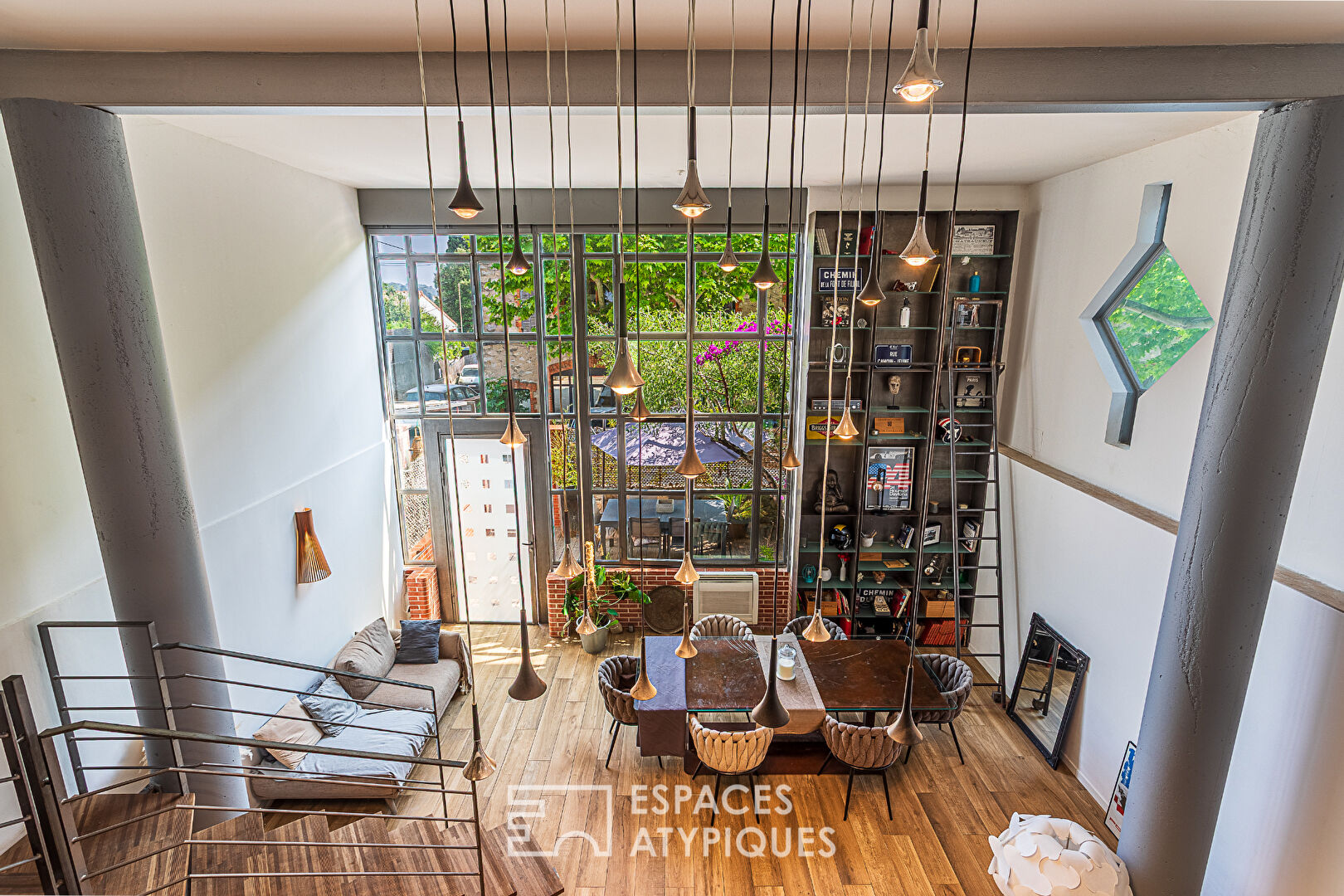 Loft industriel avec terrasse