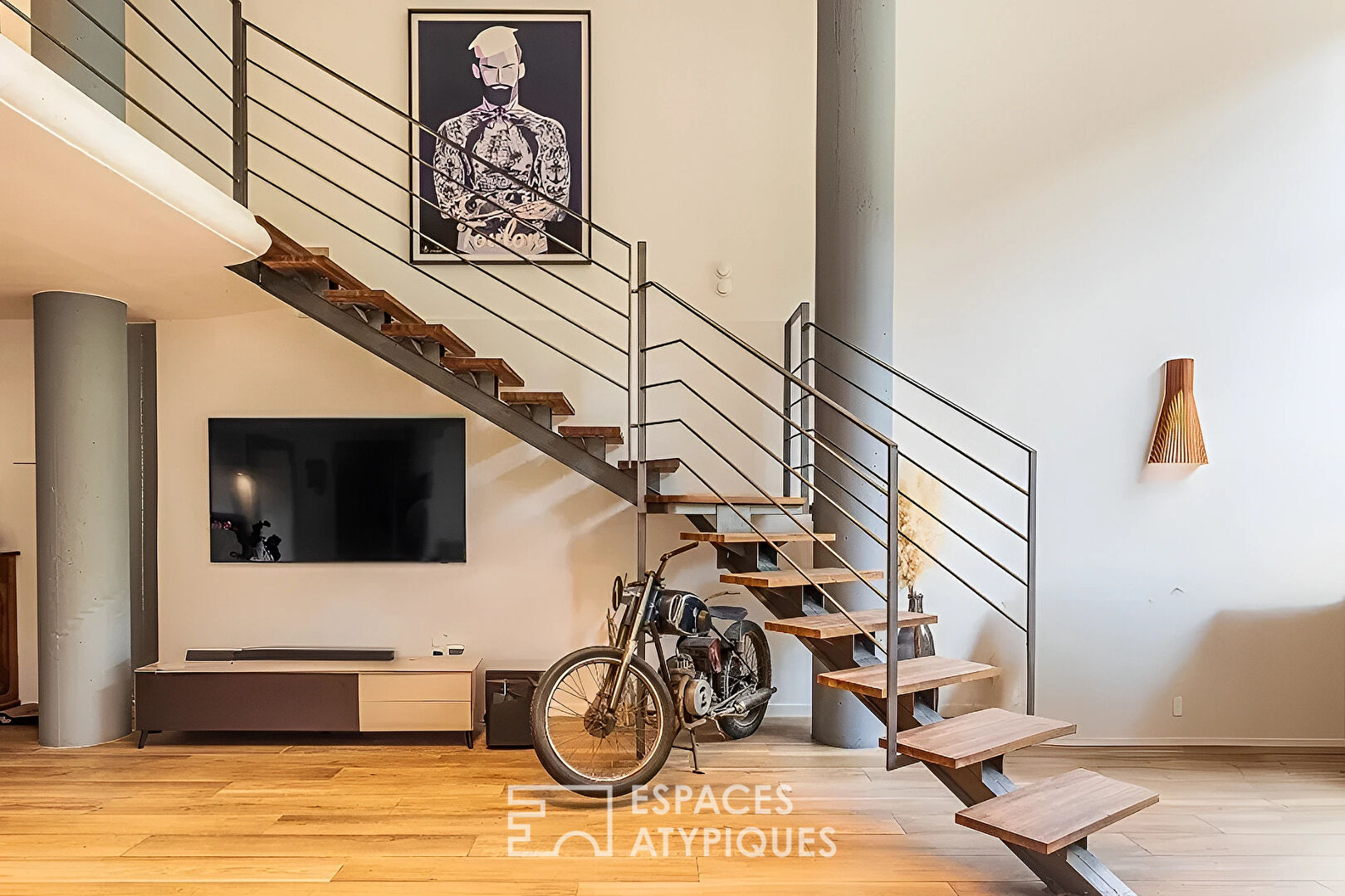 Loft industriel avec terrasse