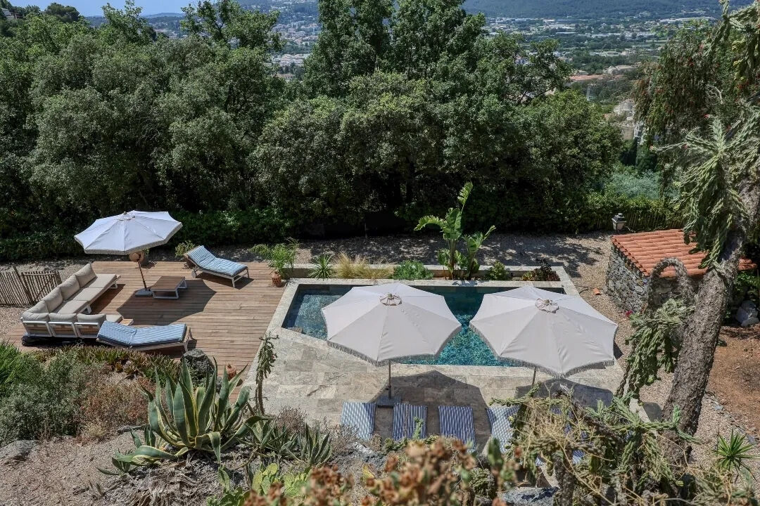 Exceptional property at the gates of the town of Hyères