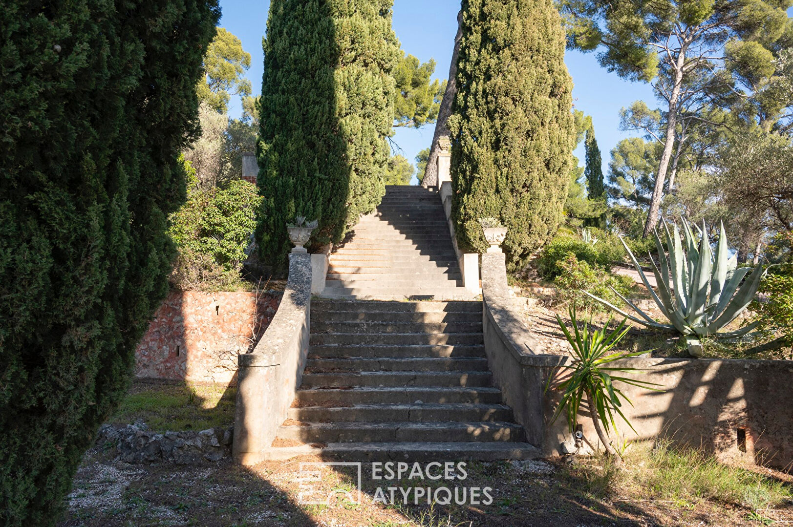 Historic property overlooking Toulon harbor