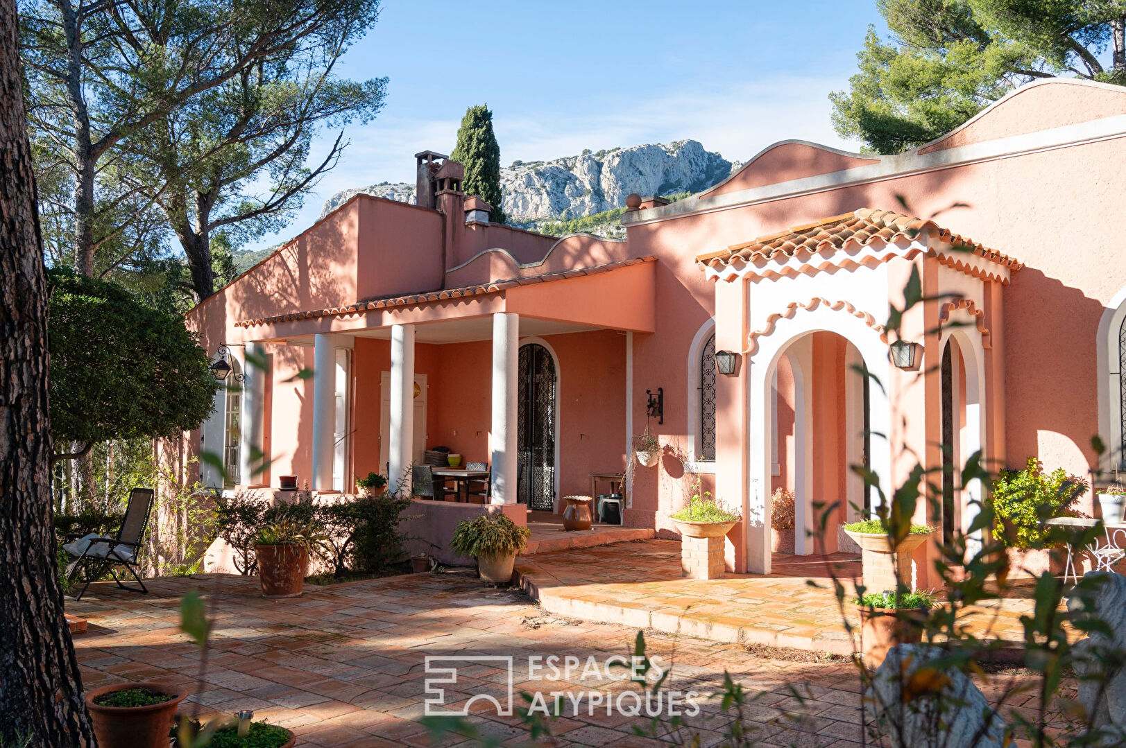 Historic property overlooking Toulon harbor