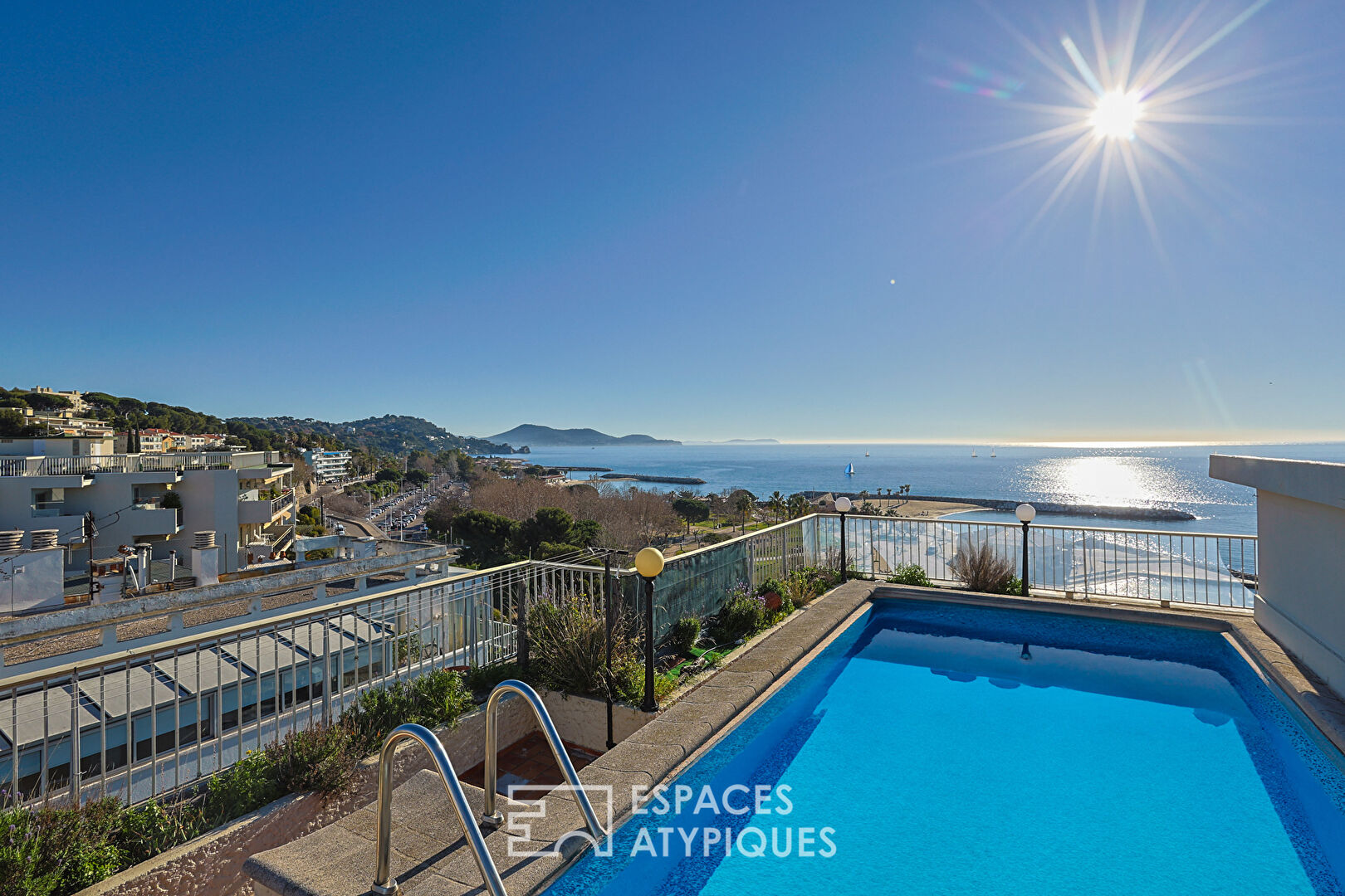 Appartement dernier étage vue mer aérienne et toit terrasse