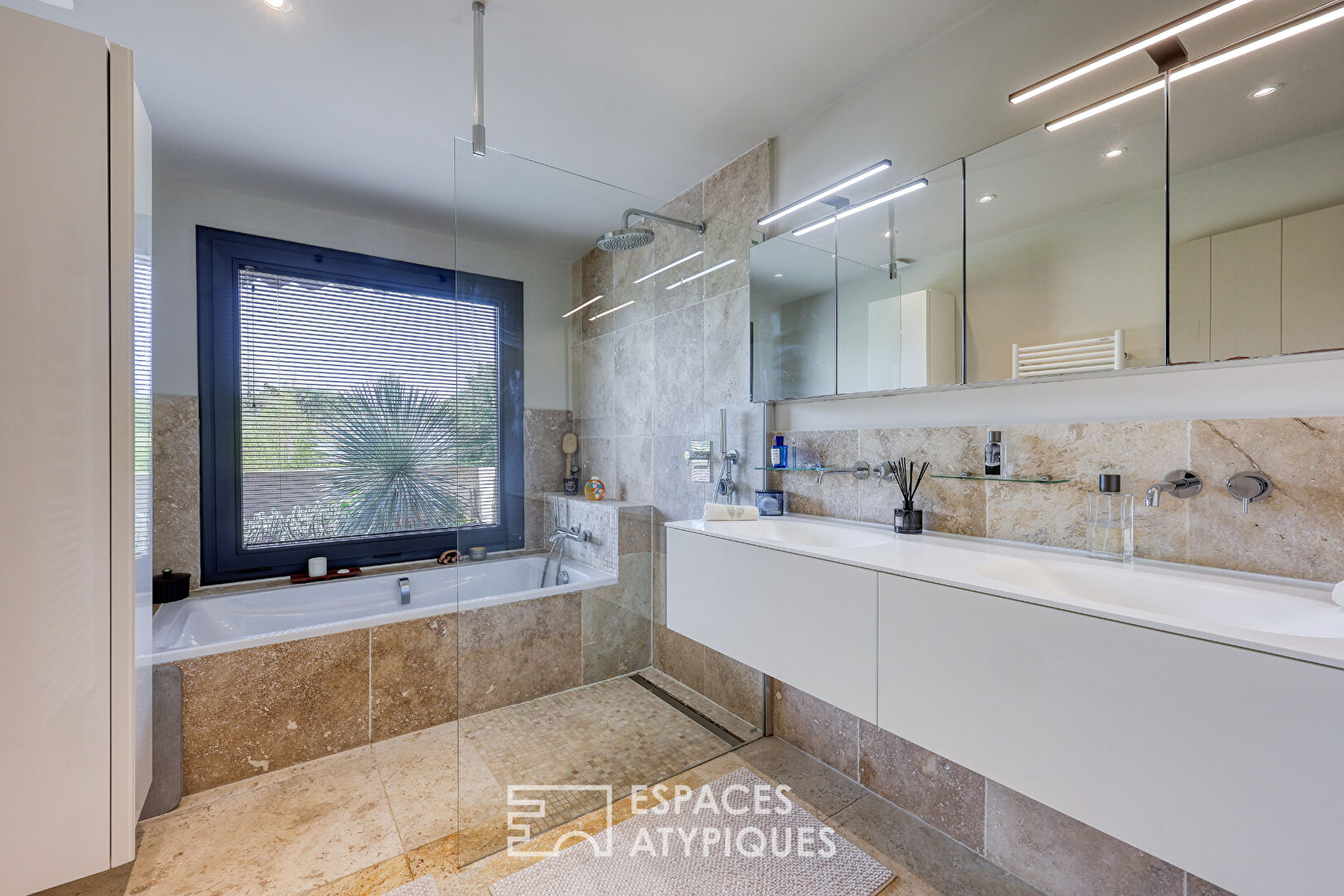Architecture de collection proche mer dans le Var