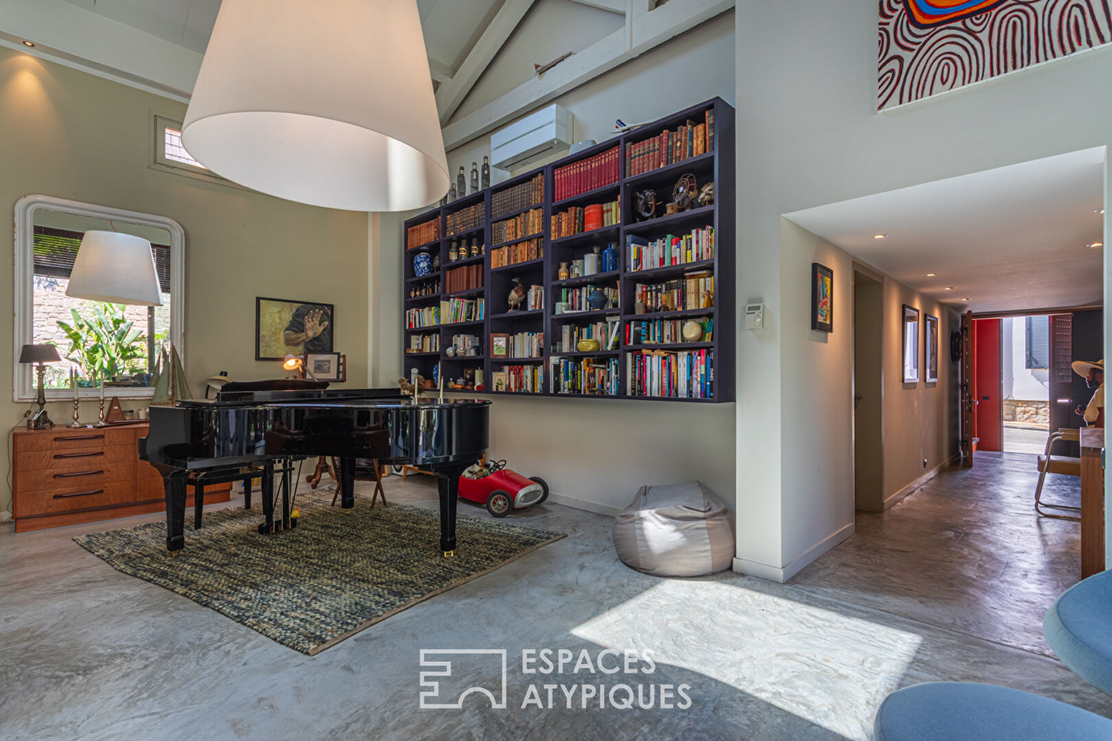 Villa – Loft with patio near the sea