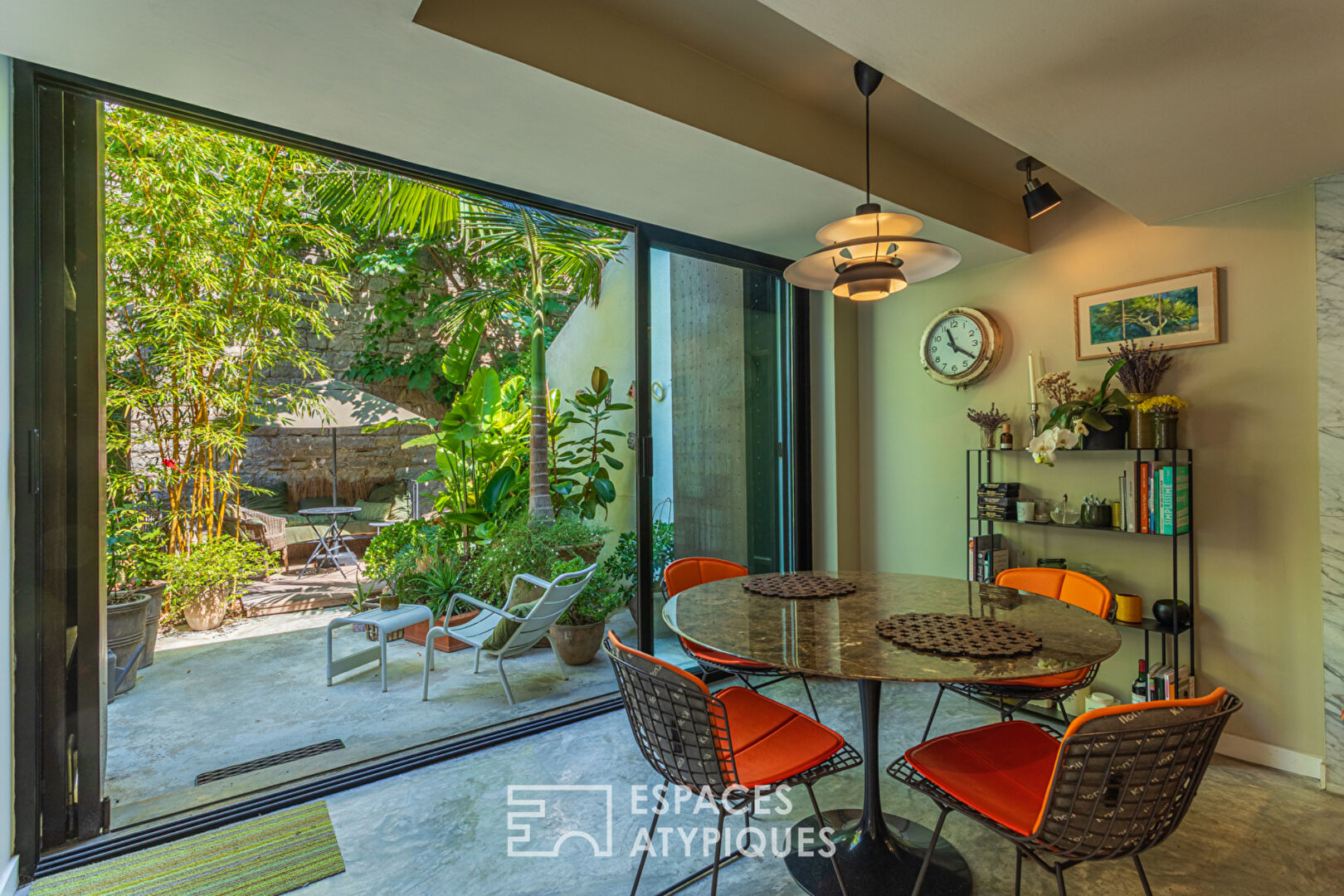 Villa – Loft with patio near the sea