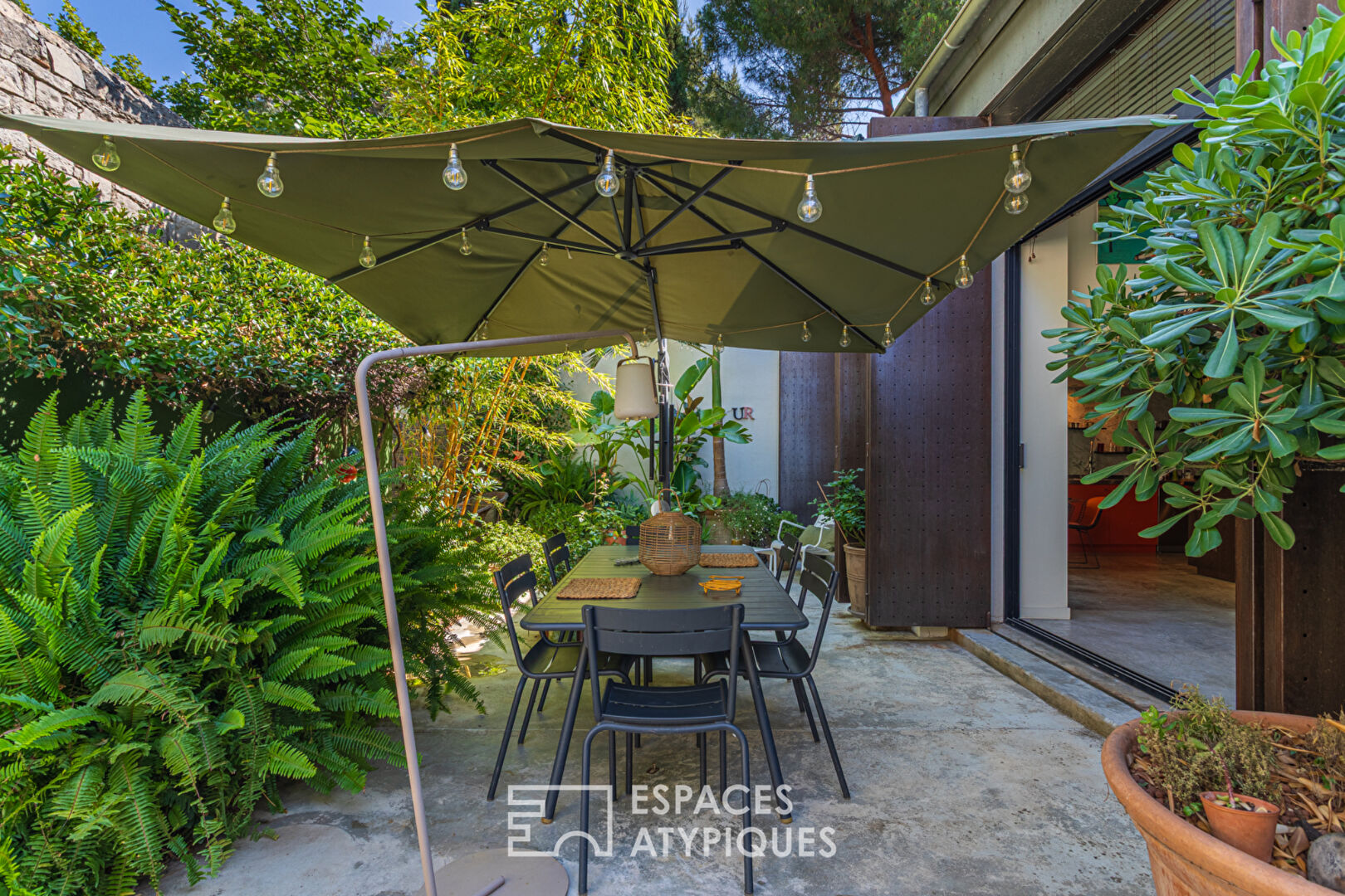 Villa – Loft with patio near the sea