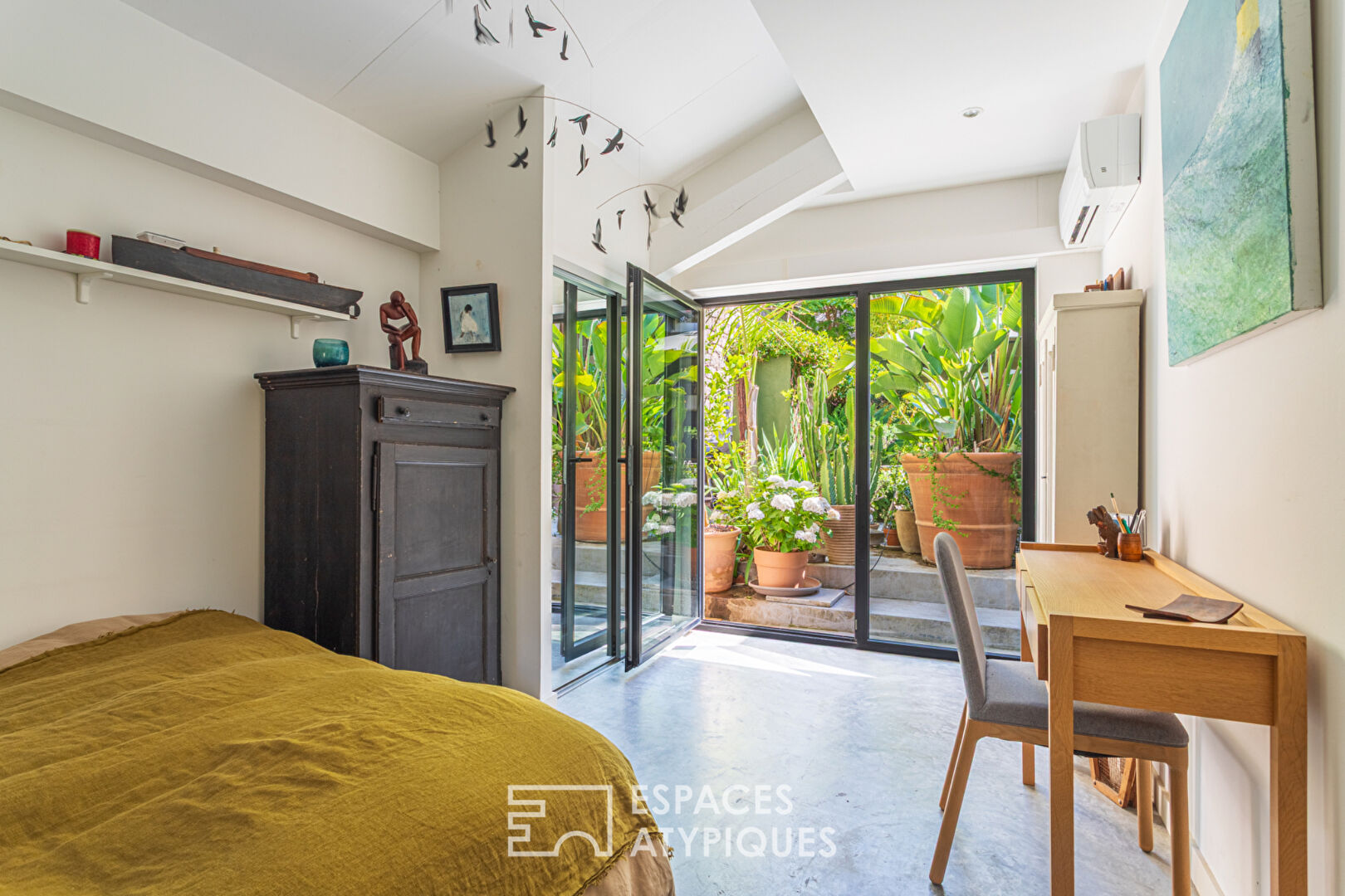 Villa – Loft with patio near the sea