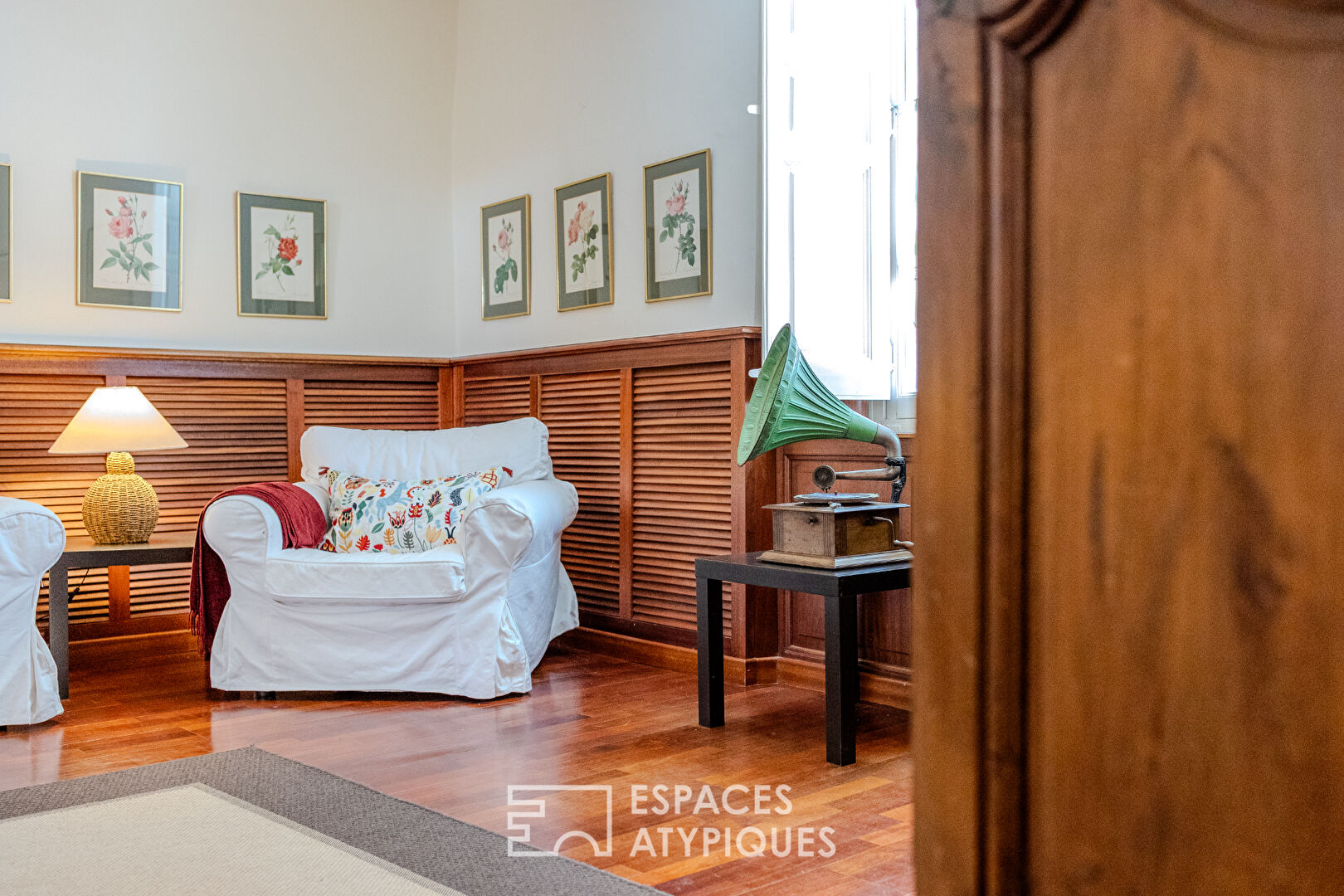 Charming historic house with view and pool