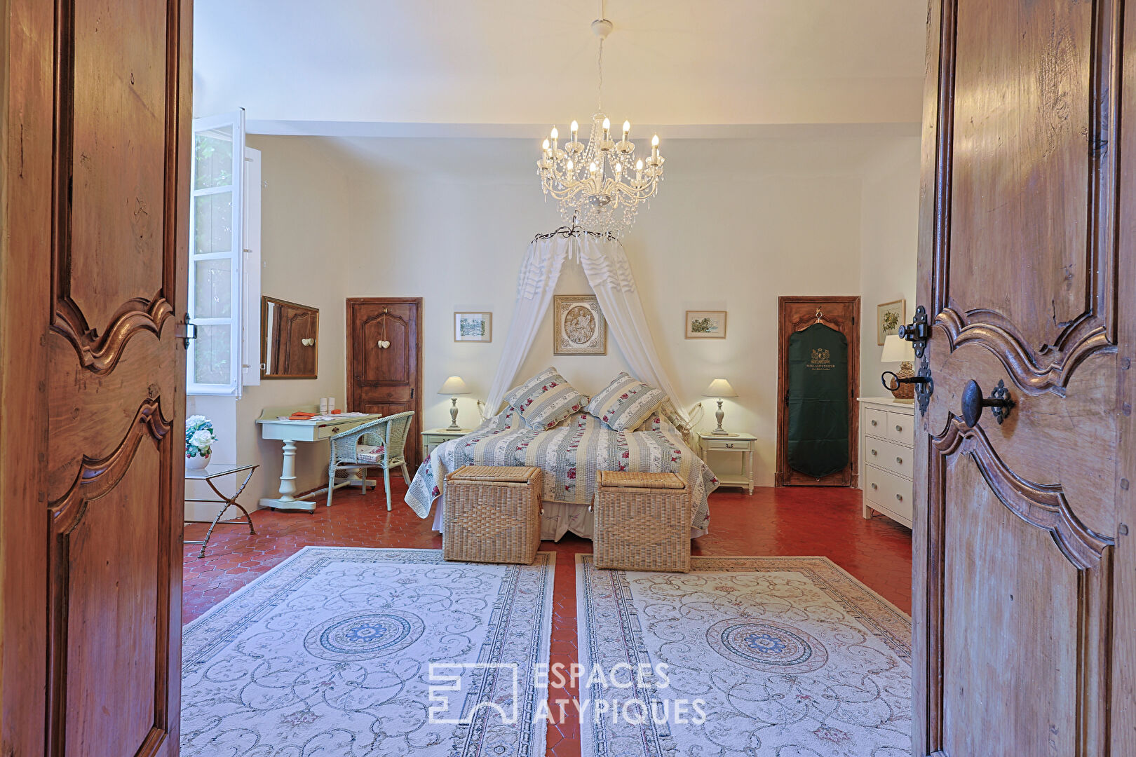 Charming historic house with view and pool