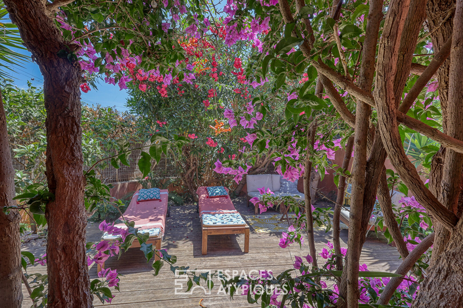 House a few steps from a fine sandy beach of 130m2 in Hyères for an enchanting interlude between sea and nature