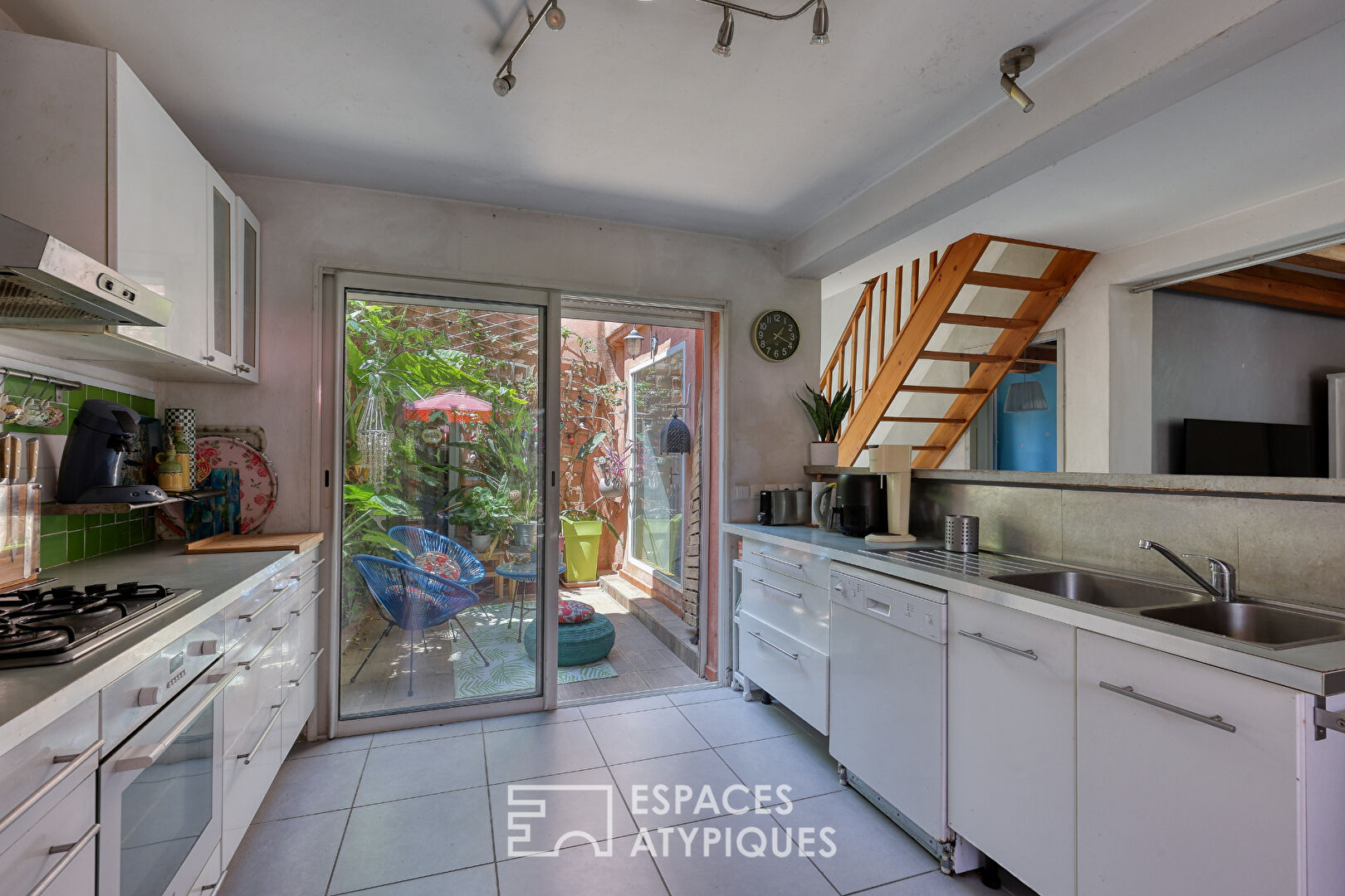 House a few steps from a fine sandy beach of 130m2 in Hyères for an enchanting interlude between sea and nature