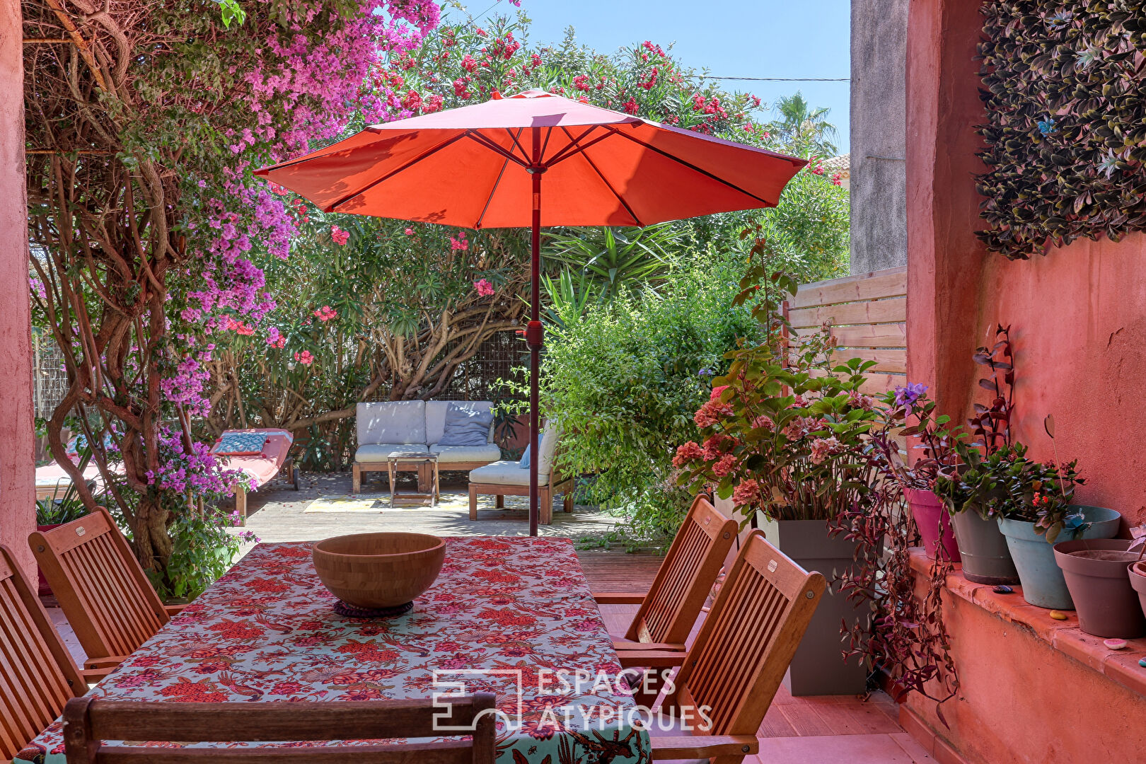House a few steps from a fine sandy beach of 130m2 in Hyères for an enchanting interlude between sea and nature