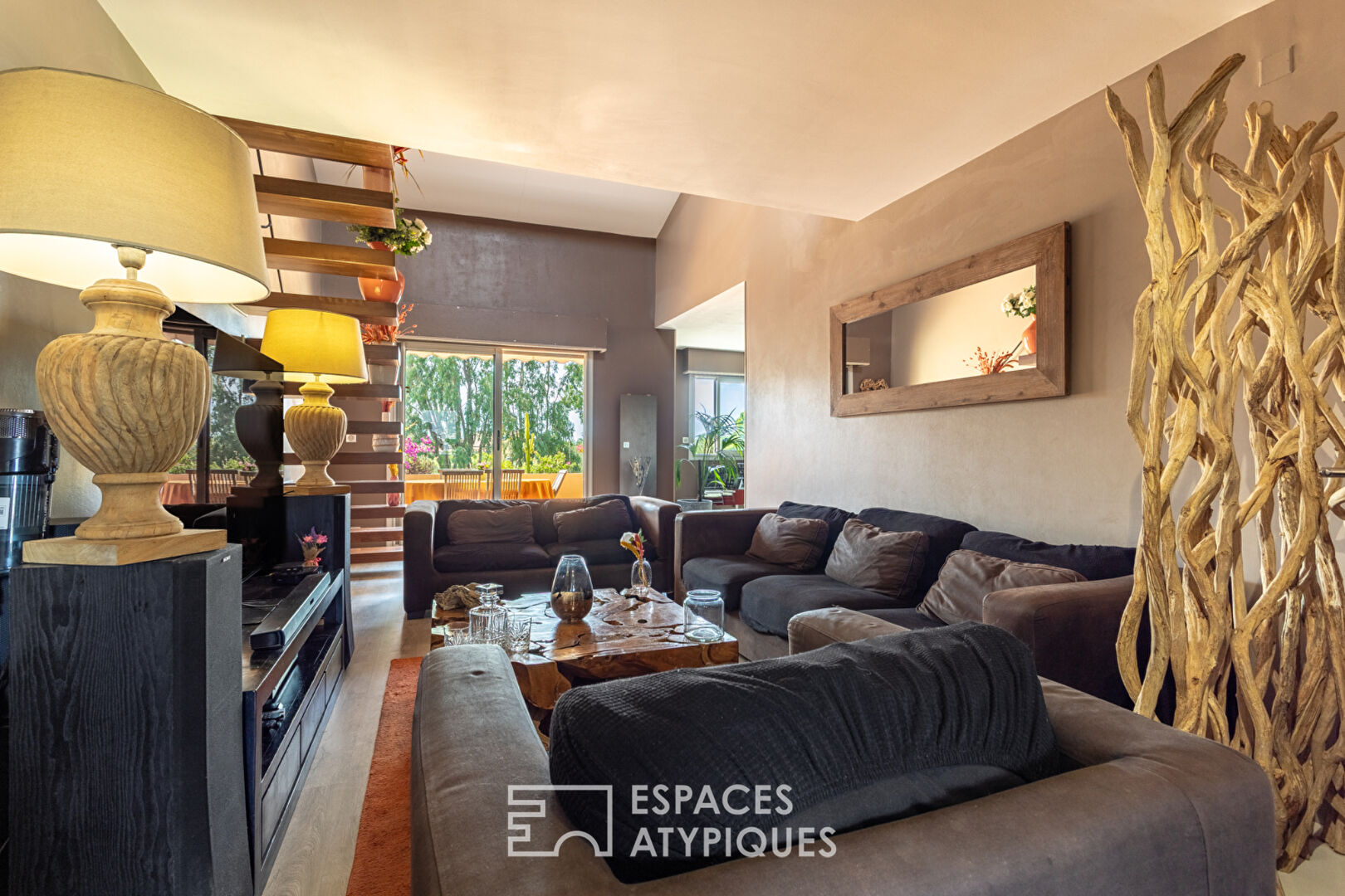 Top-floor duplex apartment near the sea in Cap Brun